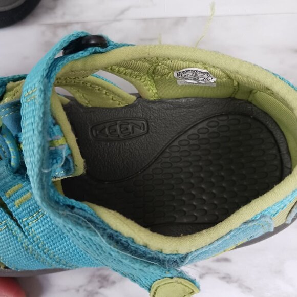 KEEN Newport H2 waterproof outdoor sport turquoise sandals kids size 13